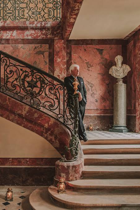 Jacques Garcia, on the stair